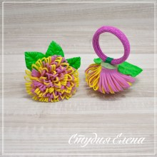 Резинка для волос ручной работы "Цветок из петелек" желто-розовая